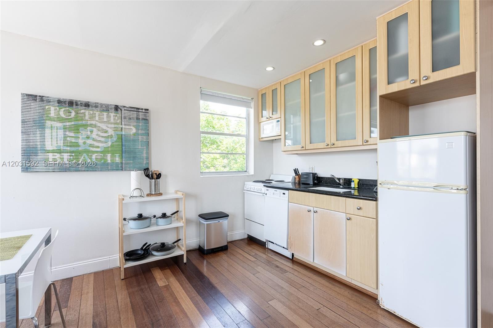 SOUTH BEACH HUDSON CONDO - Residential