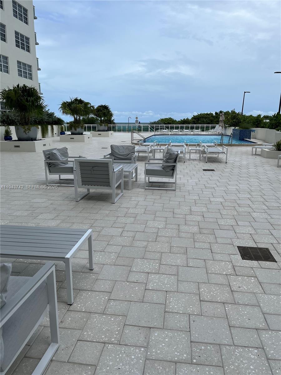 THE COLLINS CONDO - Residential