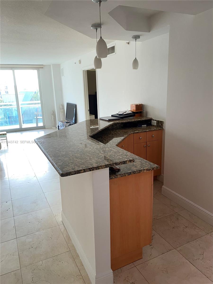 THE COLLINS CONDO - Residential