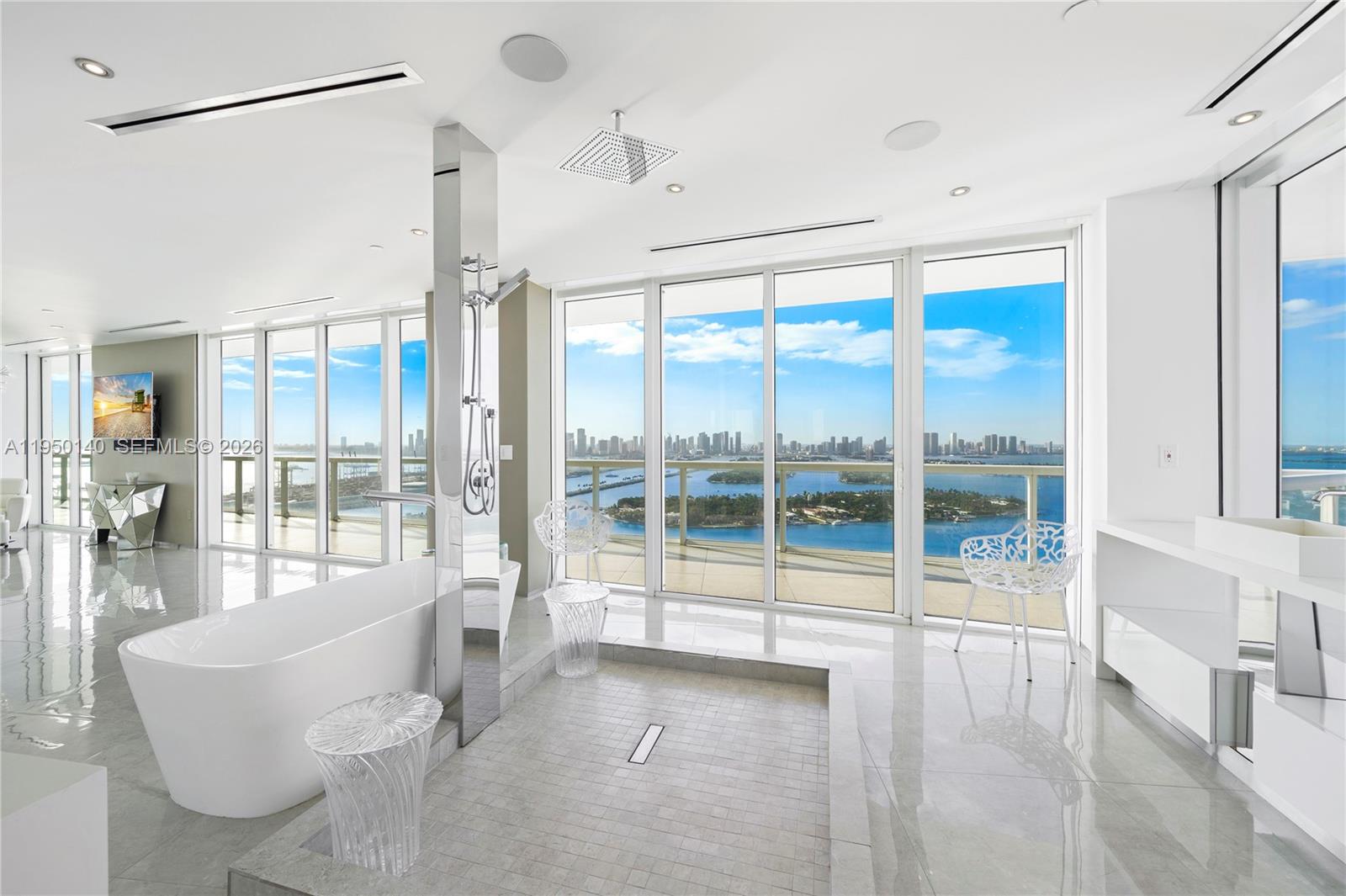 ICON CONDO - Residential