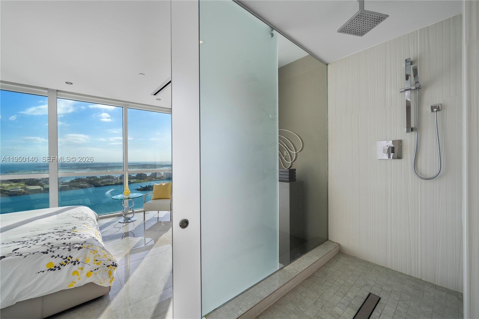 ICON CONDO - Residential