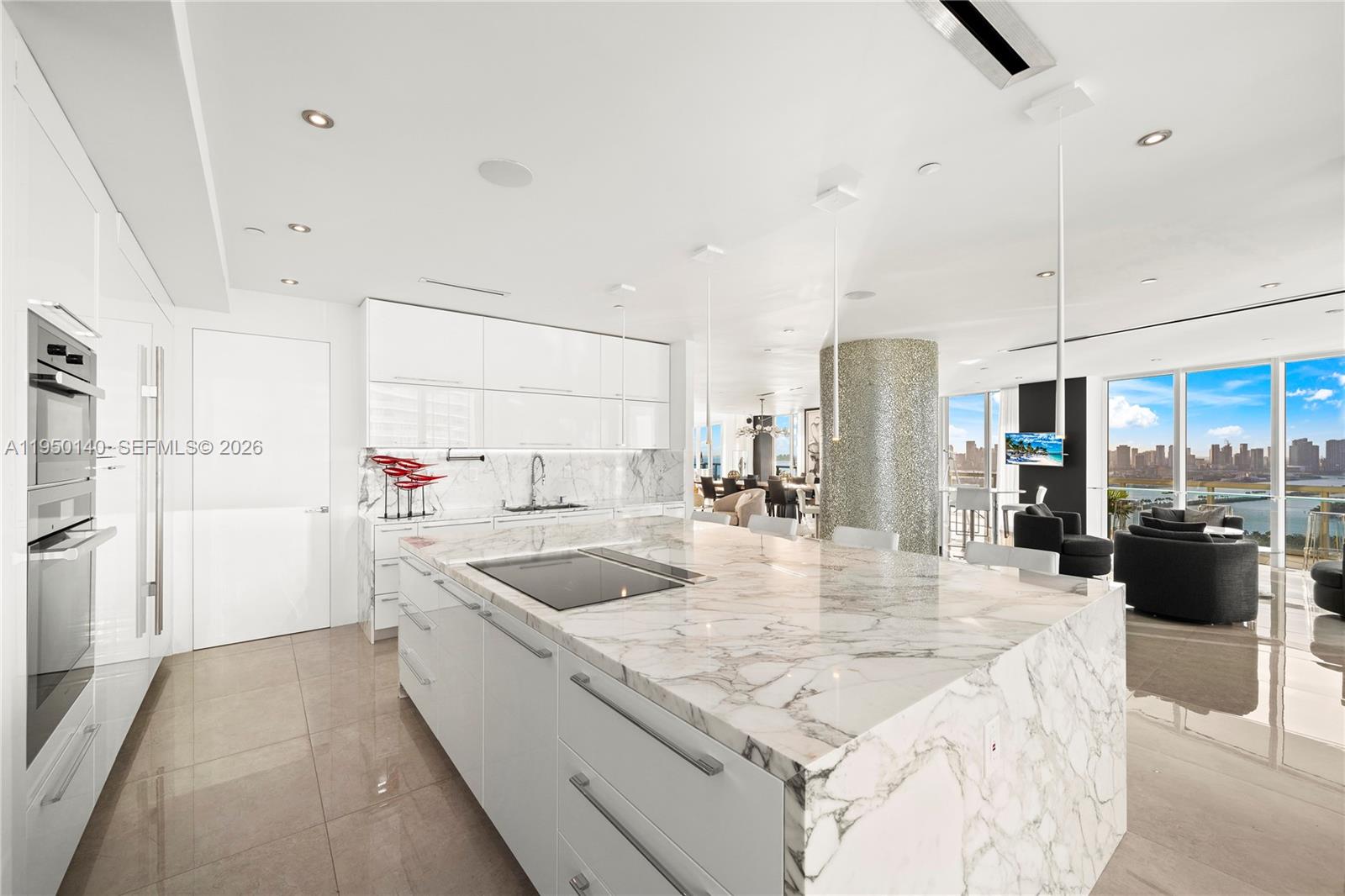 ICON CONDO - Residential