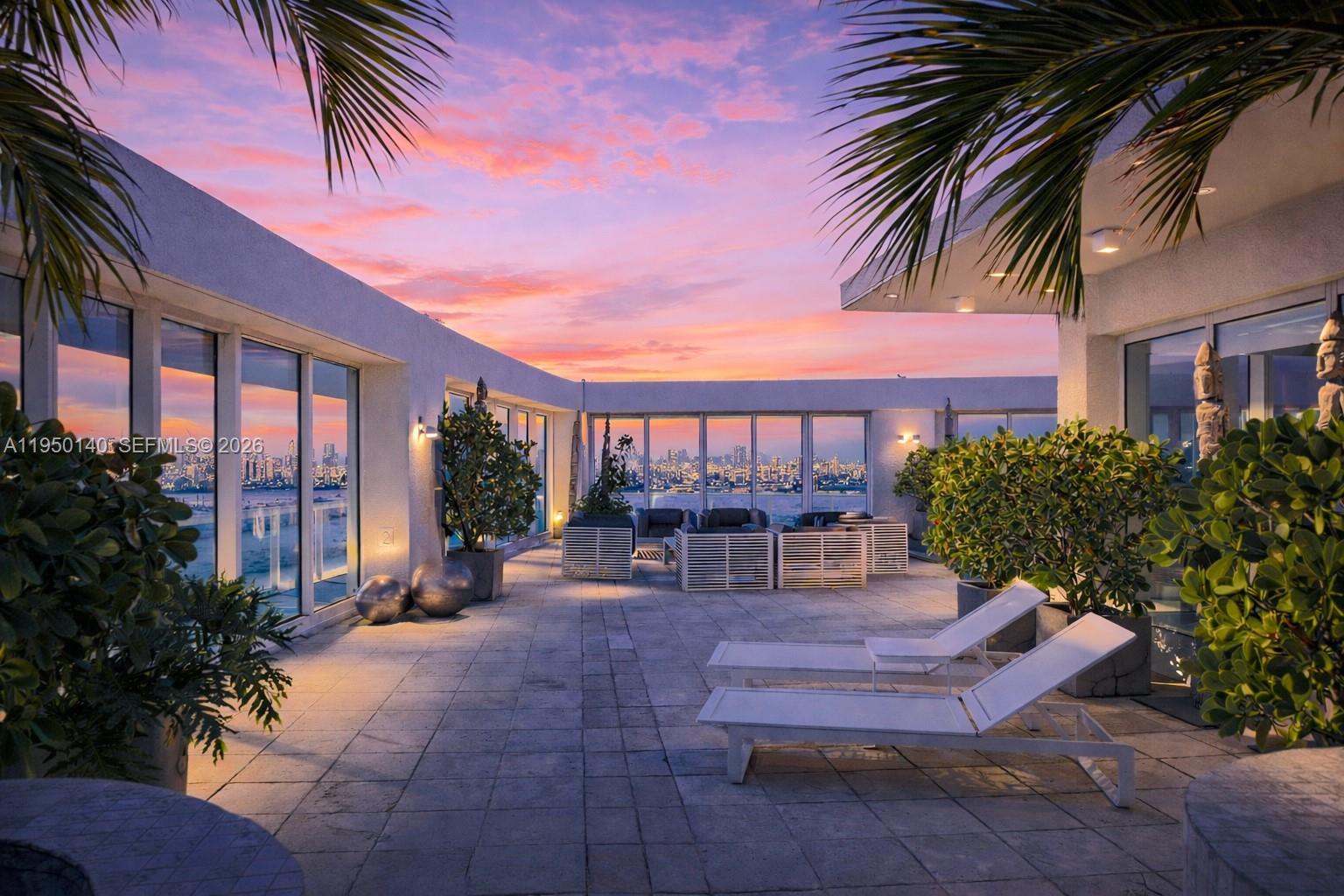 ICON CONDO - Residential