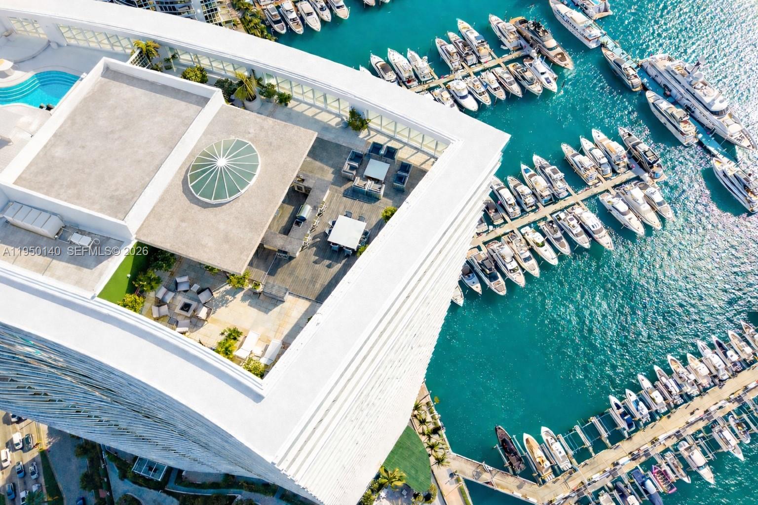 ICON CONDO - Residential