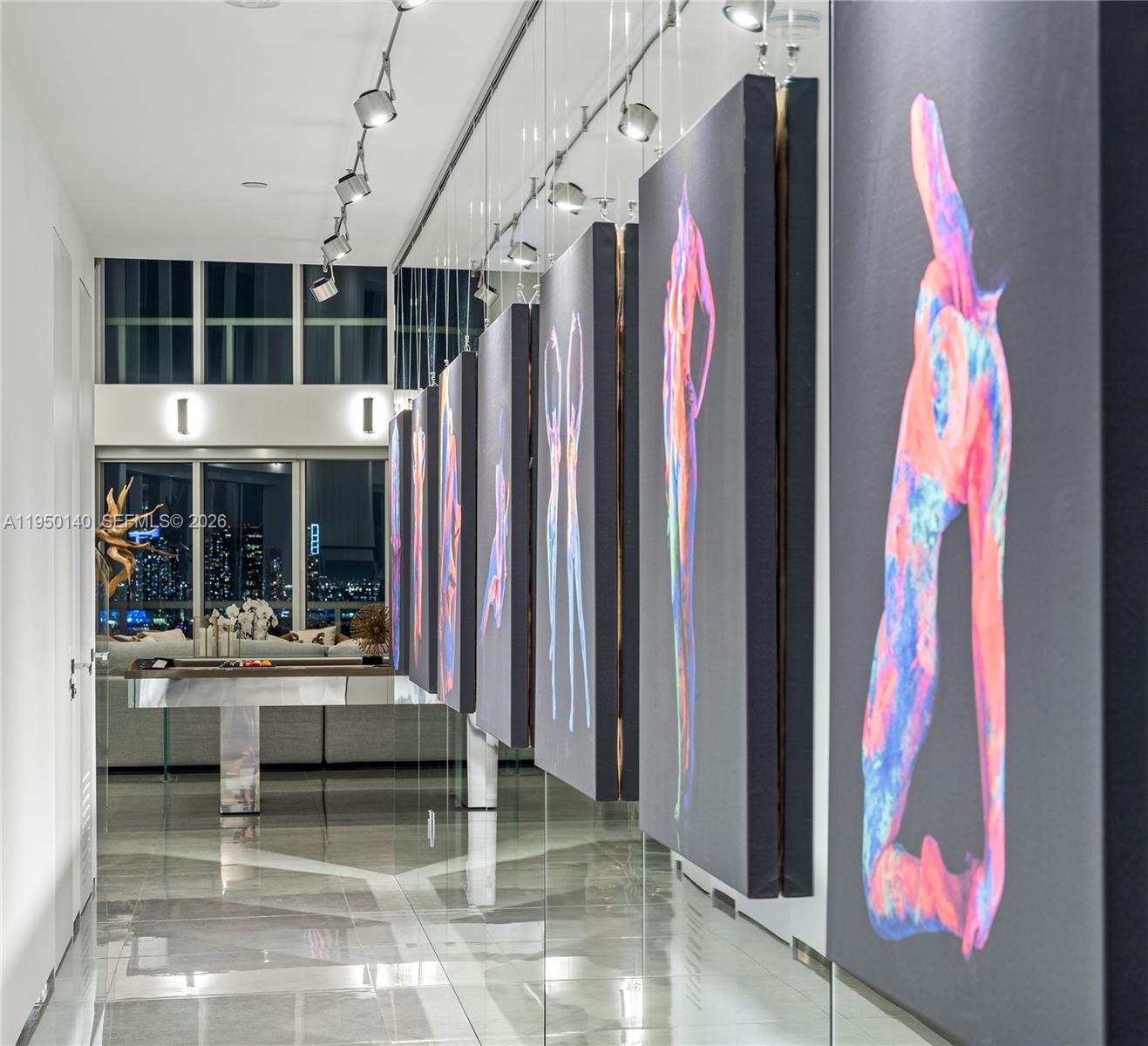 ICON CONDO - Residential
