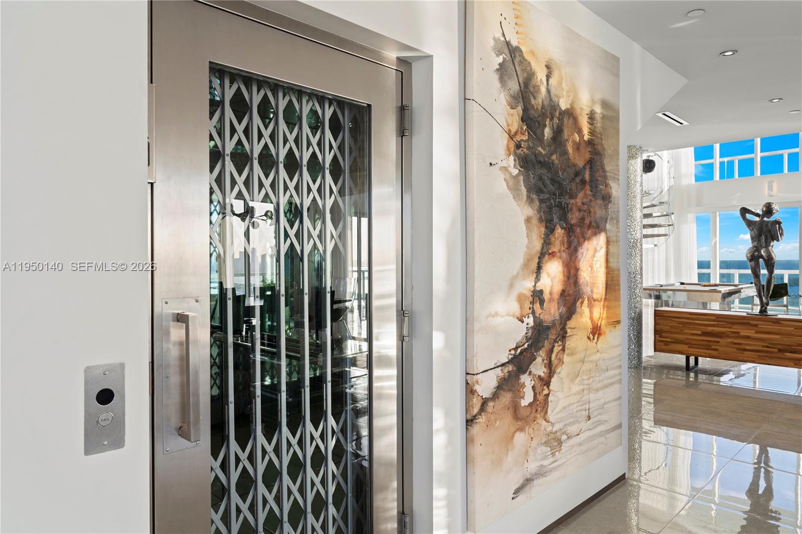 ICON CONDO - Residential