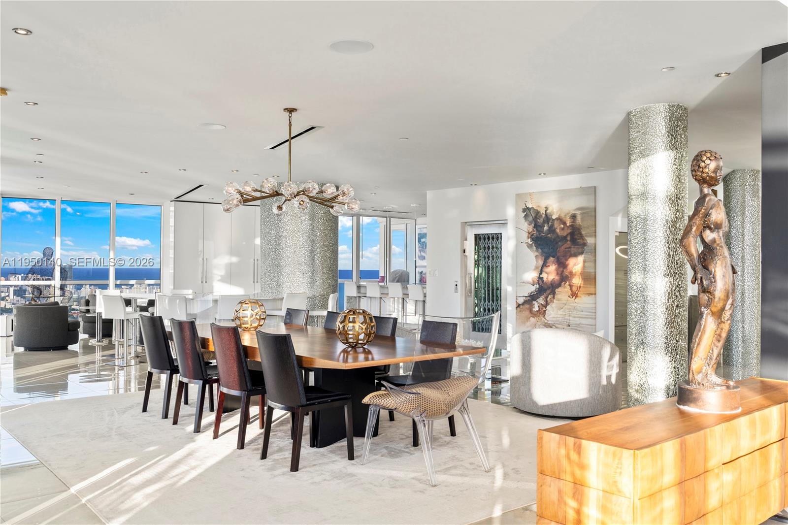ICON CONDO - Residential