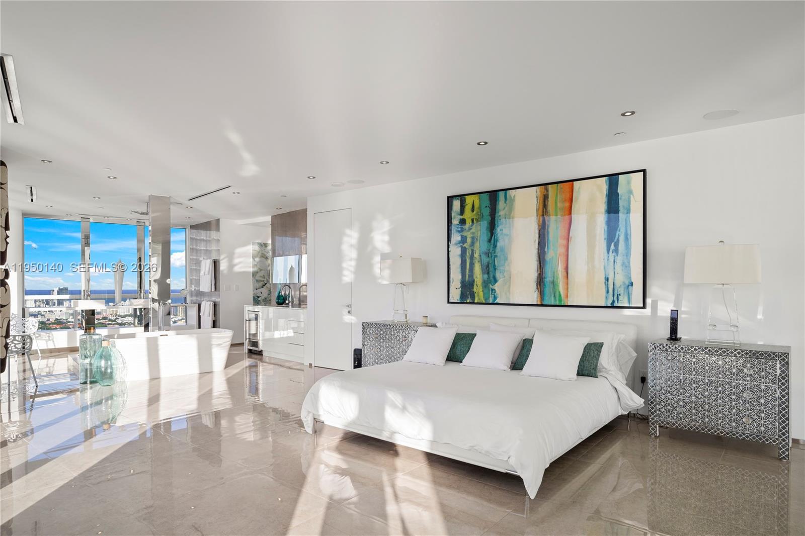 ICON CONDO - Residential