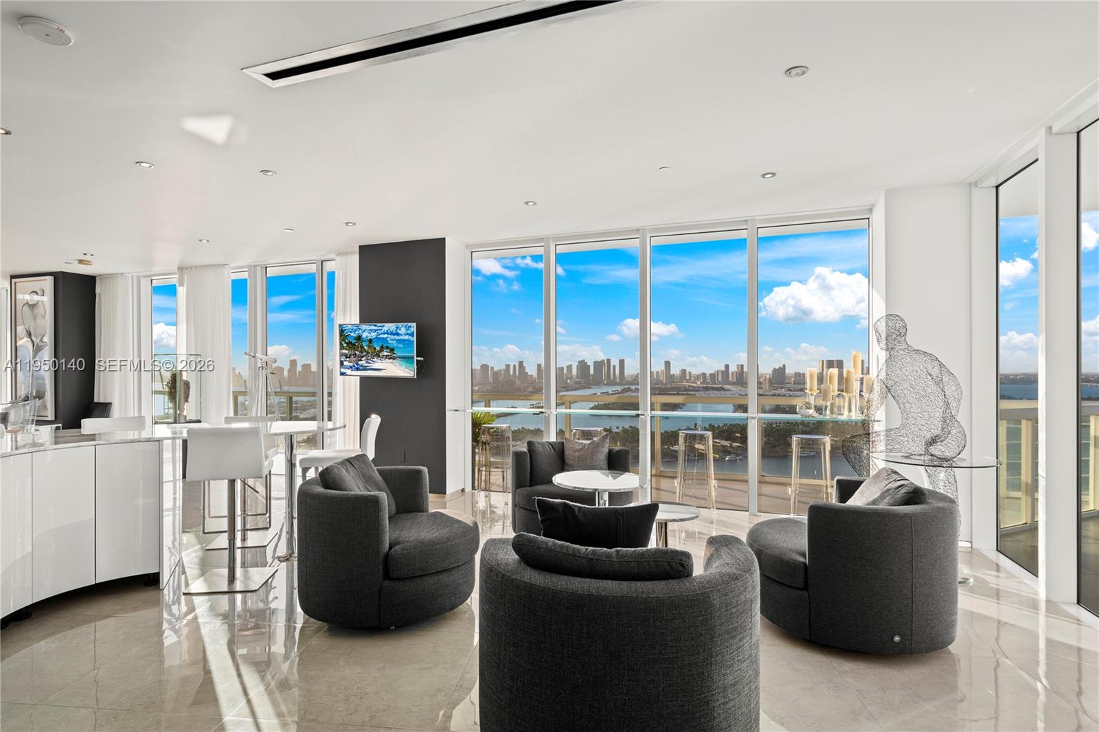 ICON CONDO - Residential