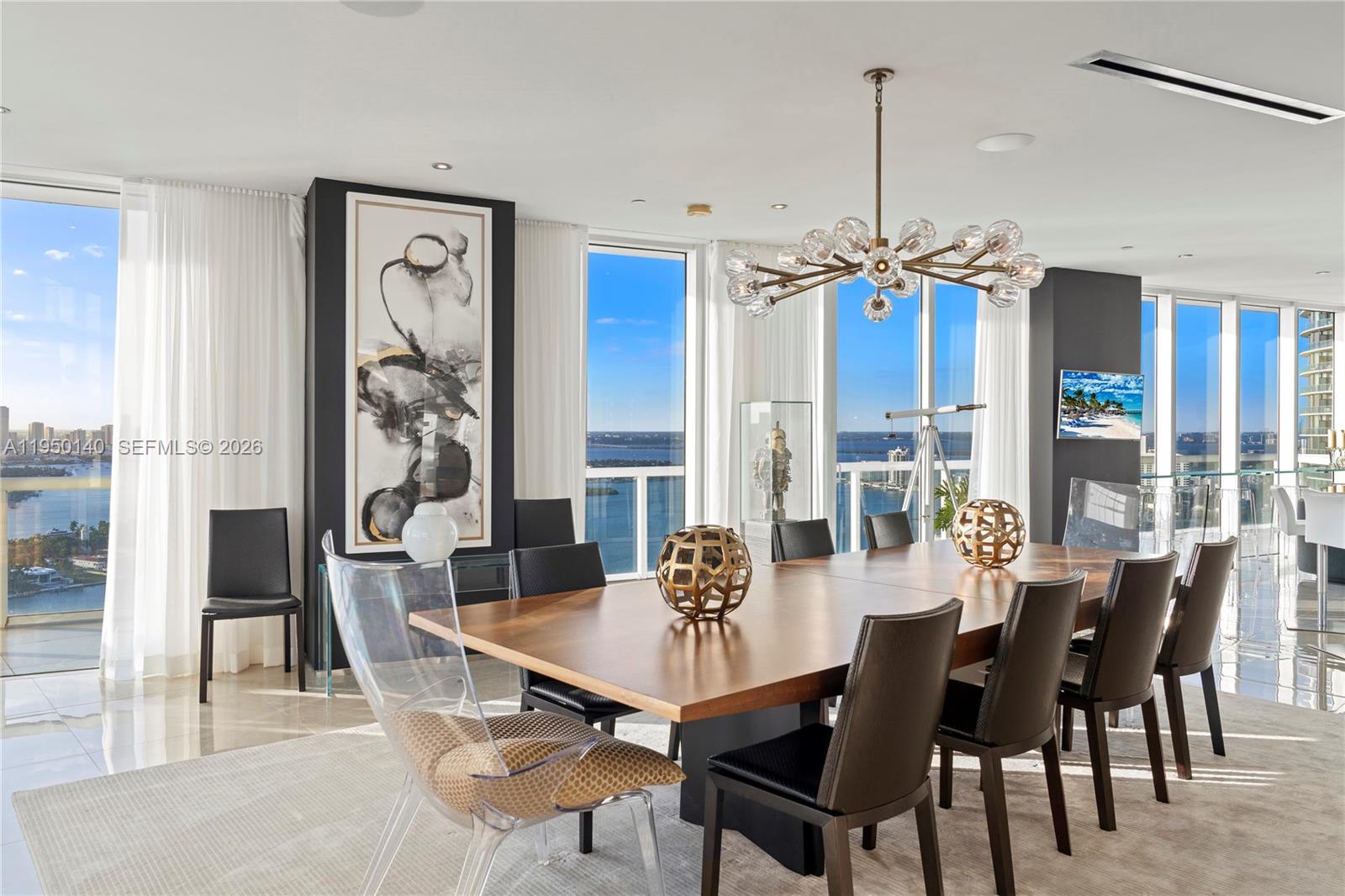 ICON CONDO - Residential