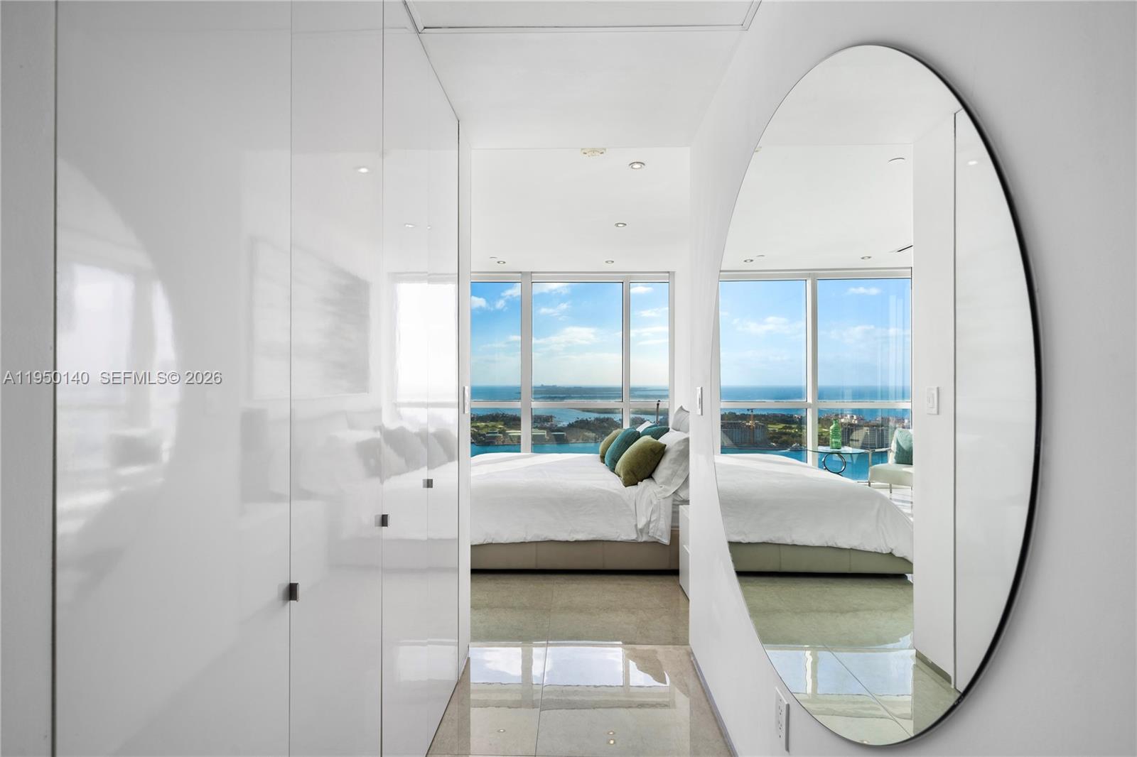 ICON CONDO - Residential
