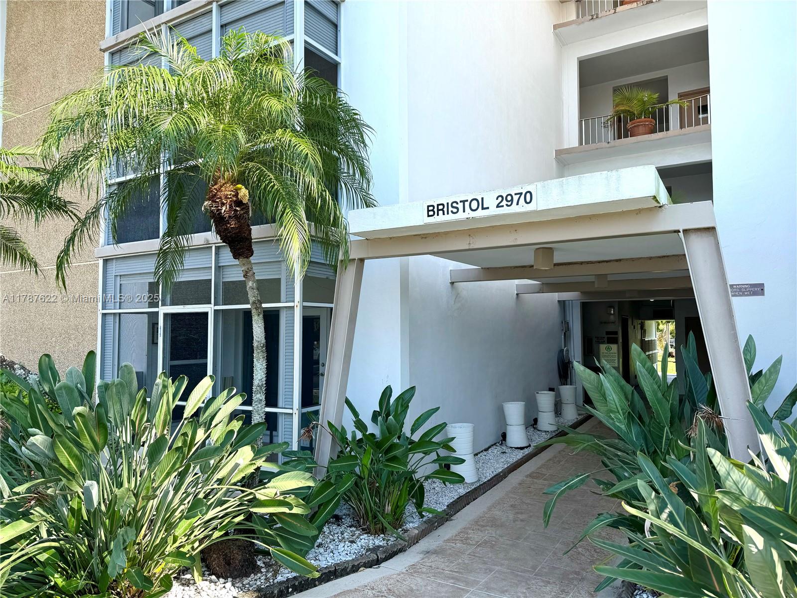 RIVER SHORES CONDO - Residential Lease