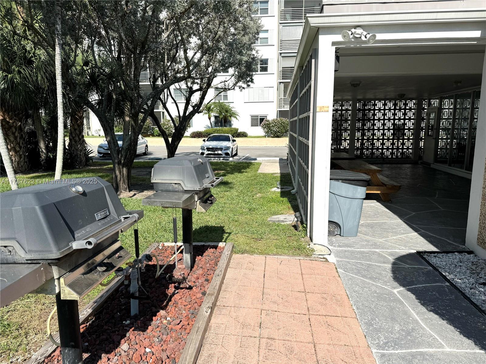 RIVER SHORES CONDO - Residential Lease