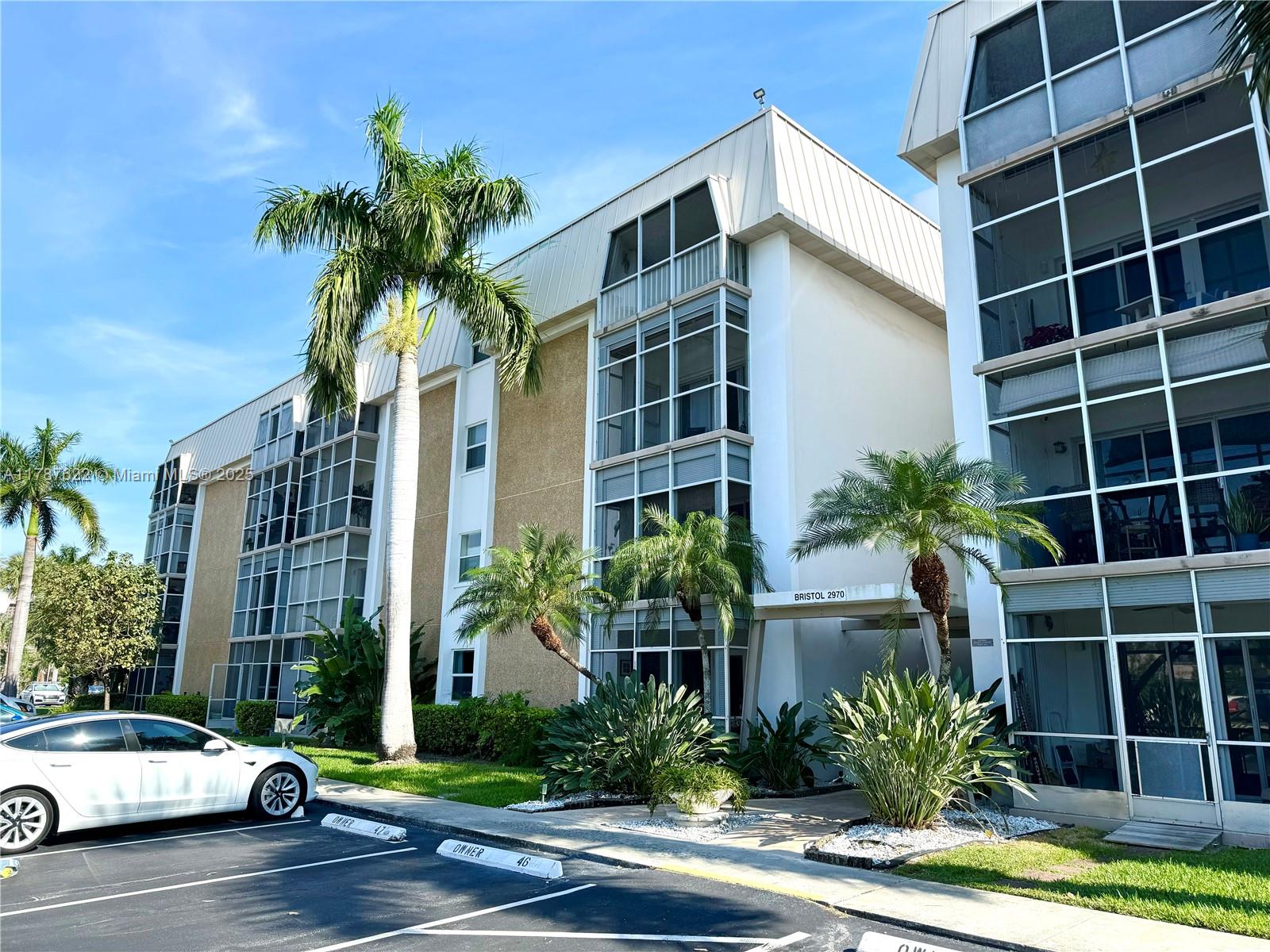RIVER SHORES CONDO - Residential Lease