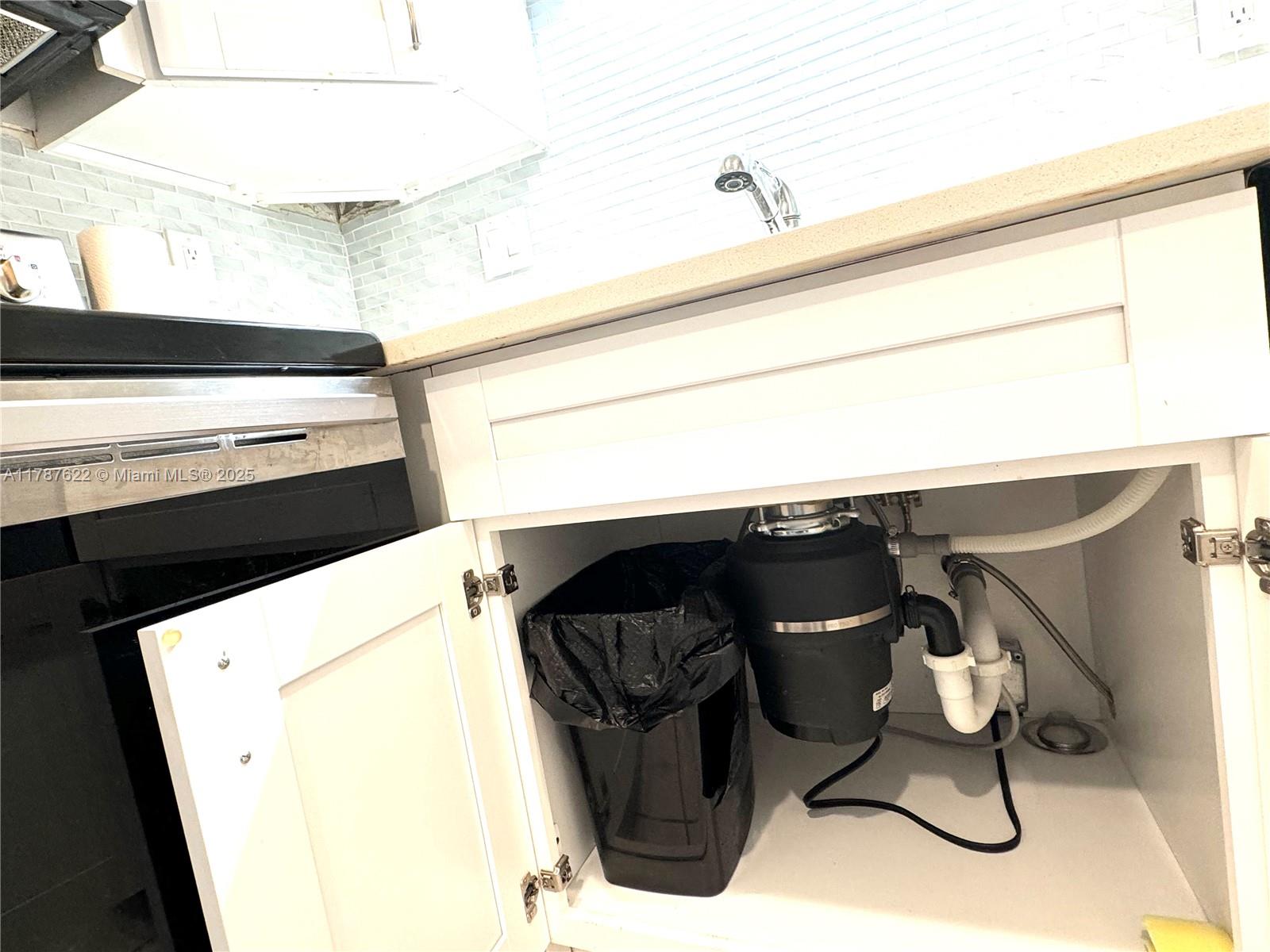 RIVER SHORES CONDO - Residential Lease