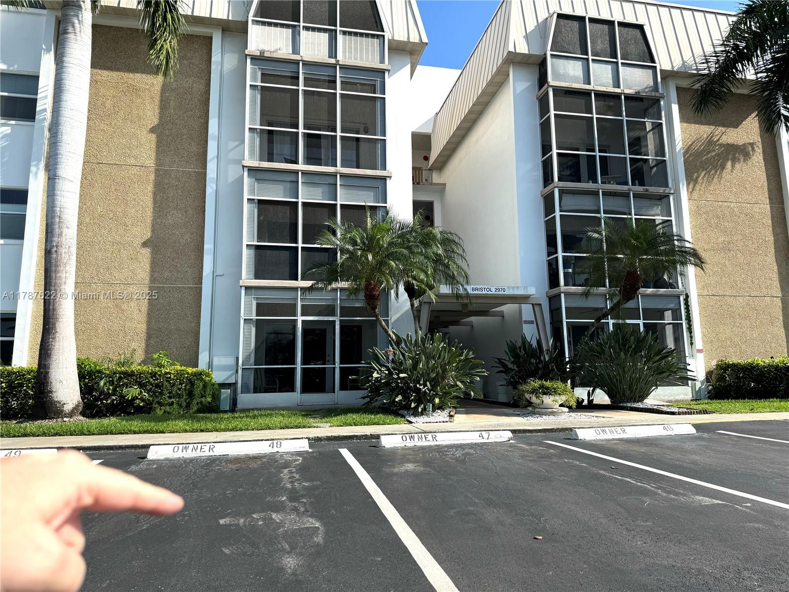 RIVER SHORES CONDO - Residential Lease