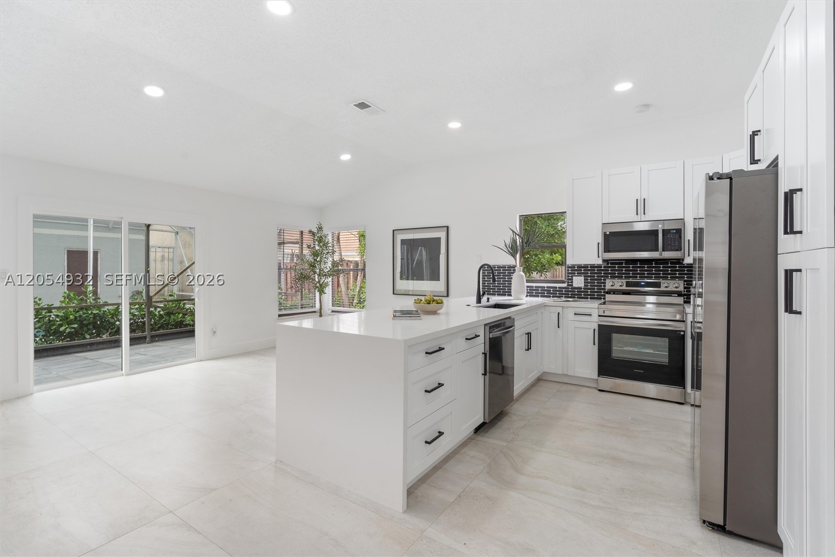 MEADOWLAND COVE 1 OF WELL - Residential
