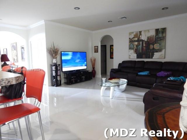 SILVER PALM EAST SECTION - Residential Lease