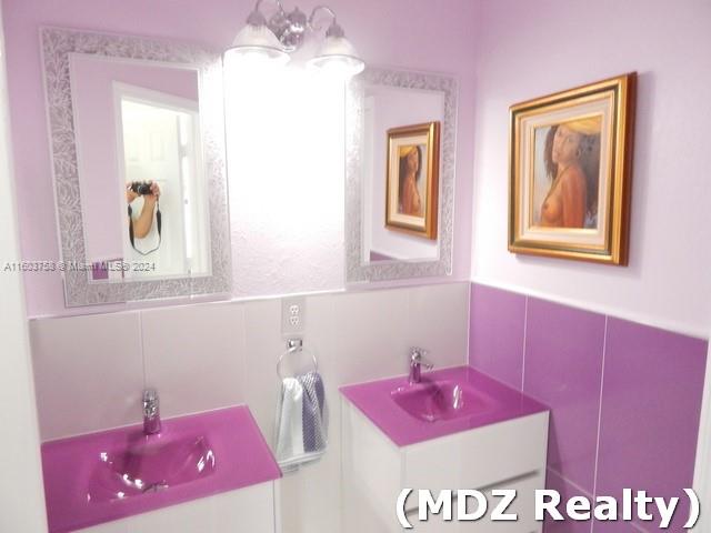 SILVER PALM EAST SECTION - Residential Lease