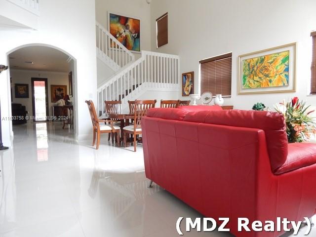 SILVER PALM EAST SECTION - Residential Lease
