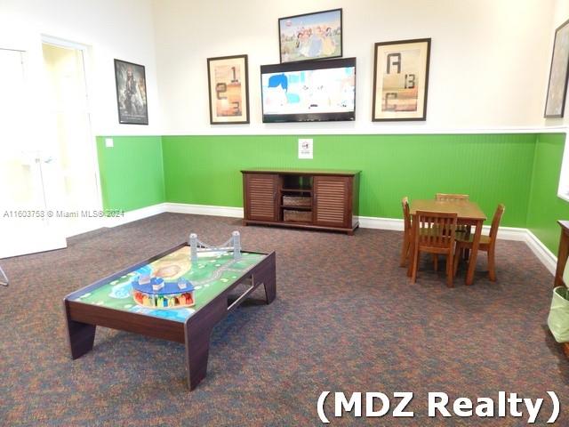 SILVER PALM EAST SECTION - Residential Lease