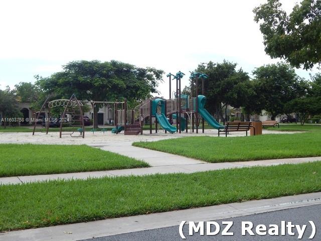 SILVER PALM EAST SECTION - Residential Lease