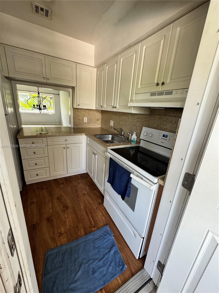 SUNNY COURT APTS CONDO - Residential Lease