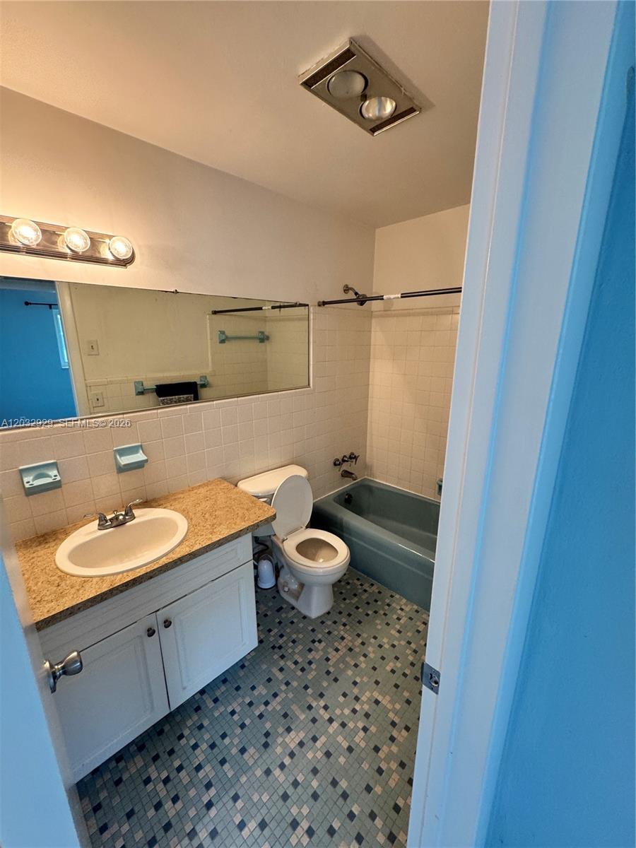 SUNNY COURT APTS CONDO - Residential Lease