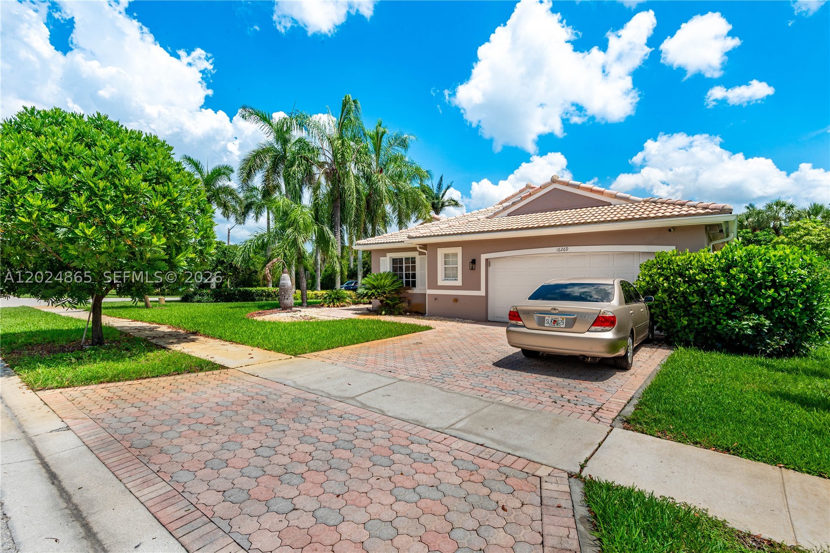 HEFTLER HOMES AT PEMBROKE - Residential