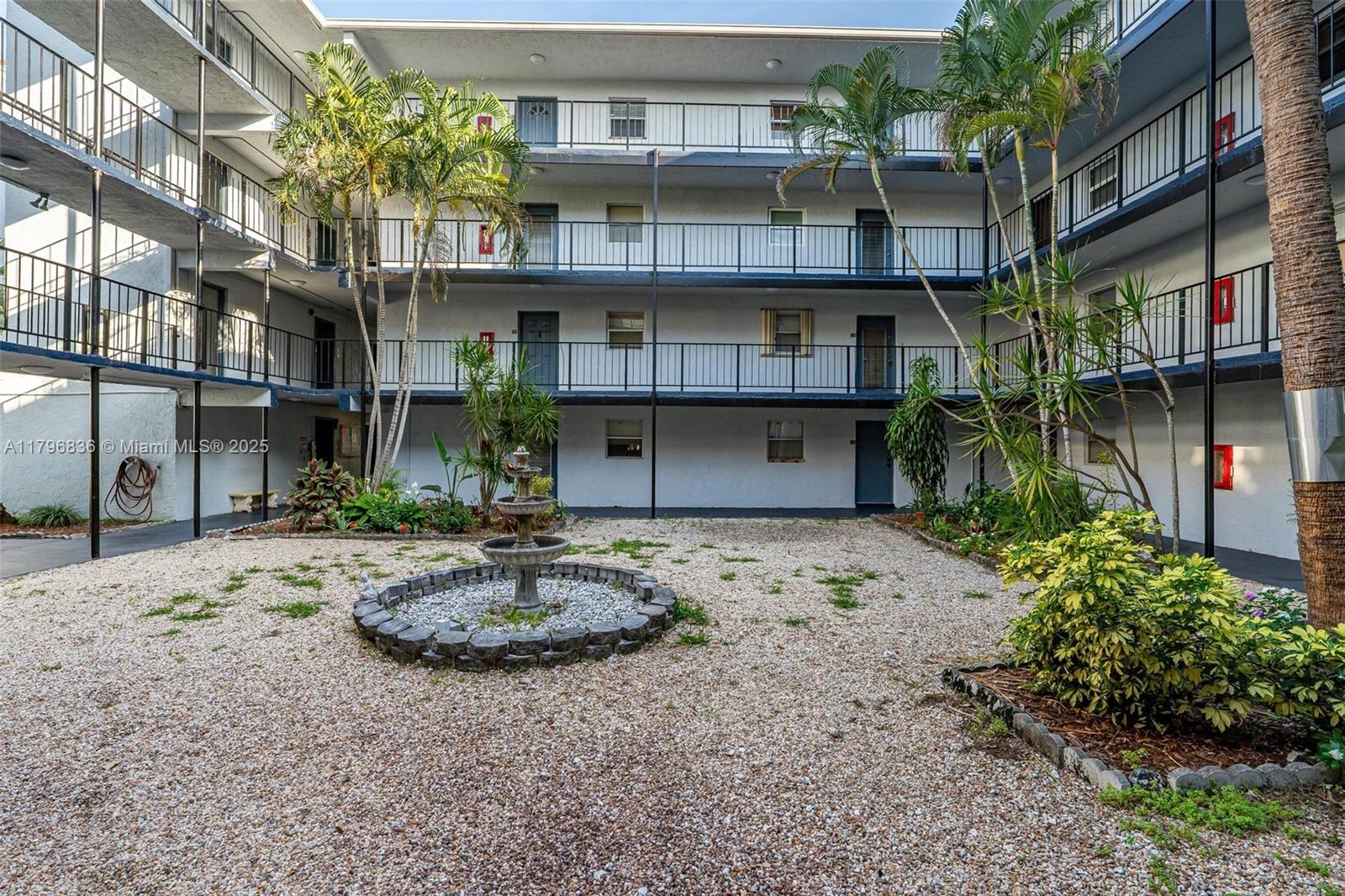 SOMERSET AT LAUDERDALE - Residential