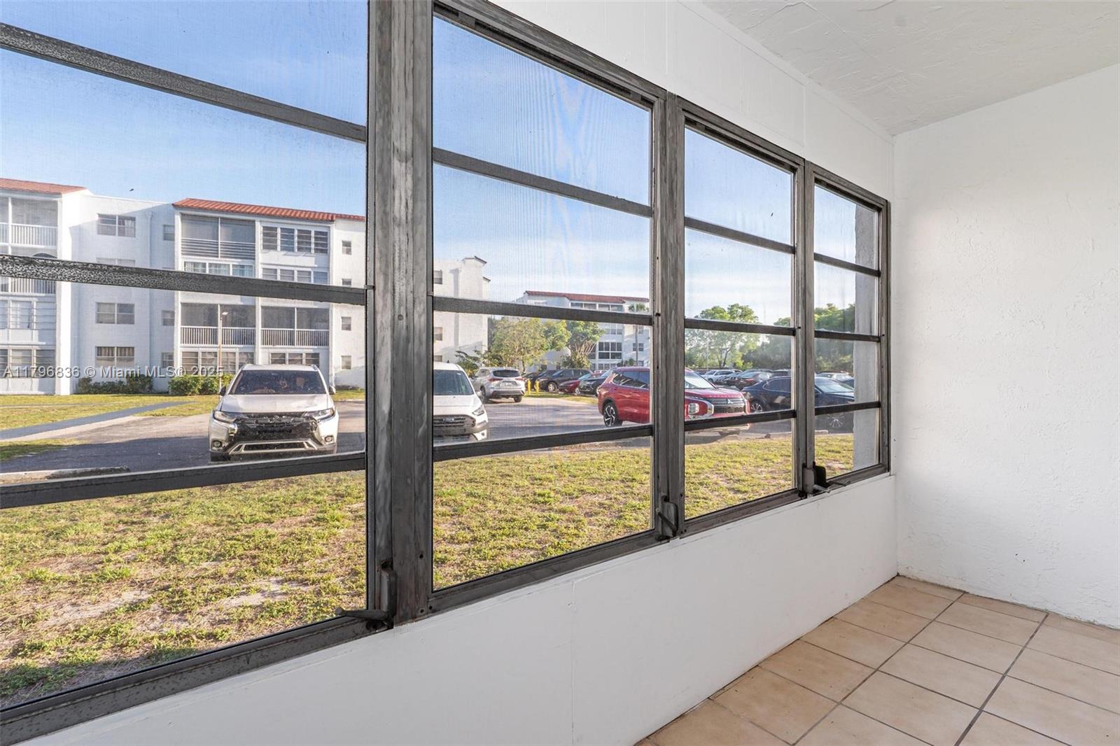 SOMERSET AT LAUDERDALE - Residential