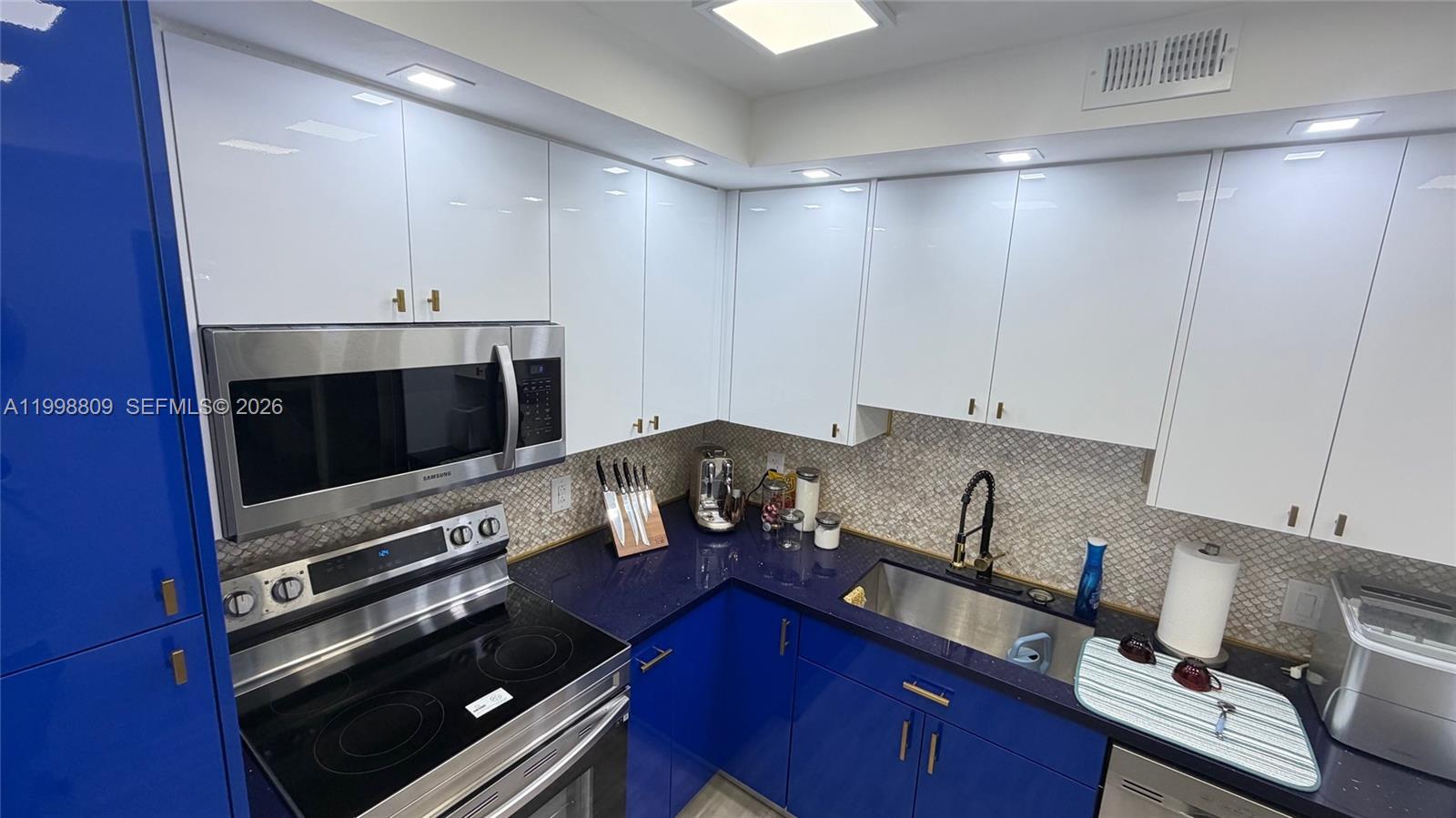 HEMISPHERES CONDO - Residential