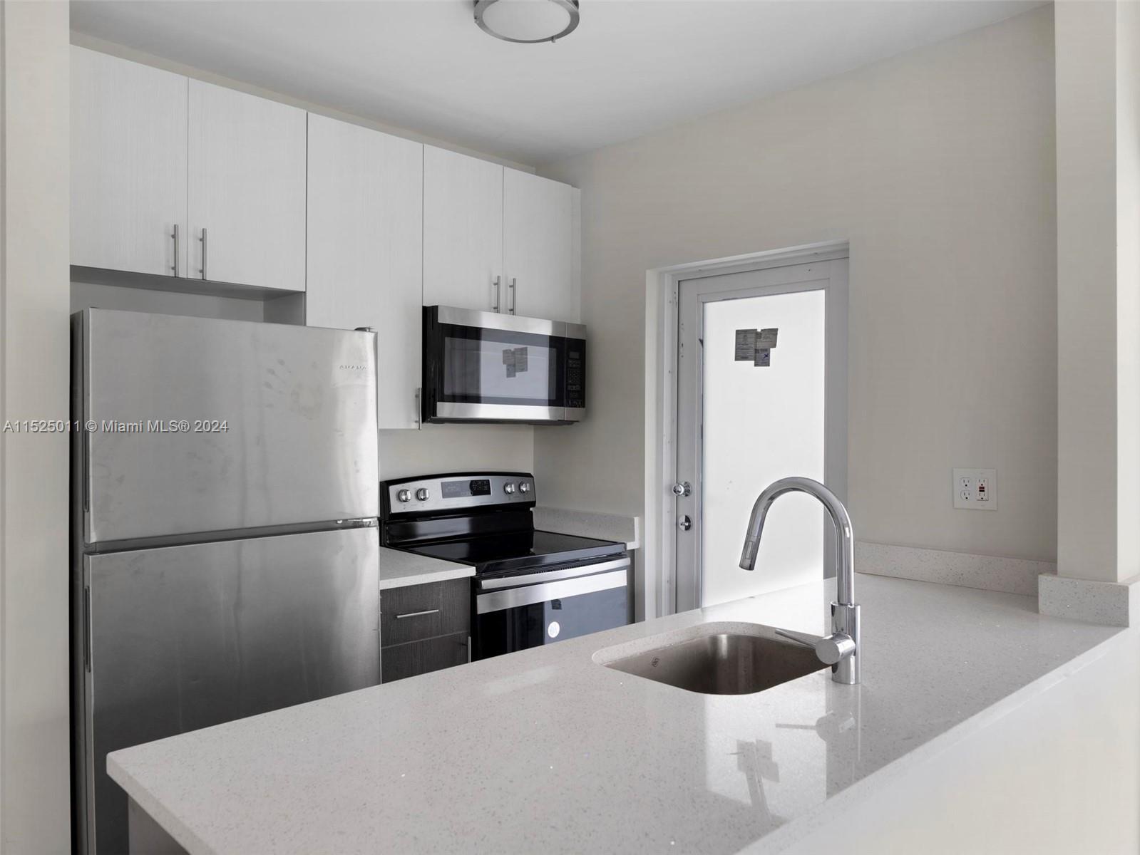 LINCOLN SUB - Residential Lease