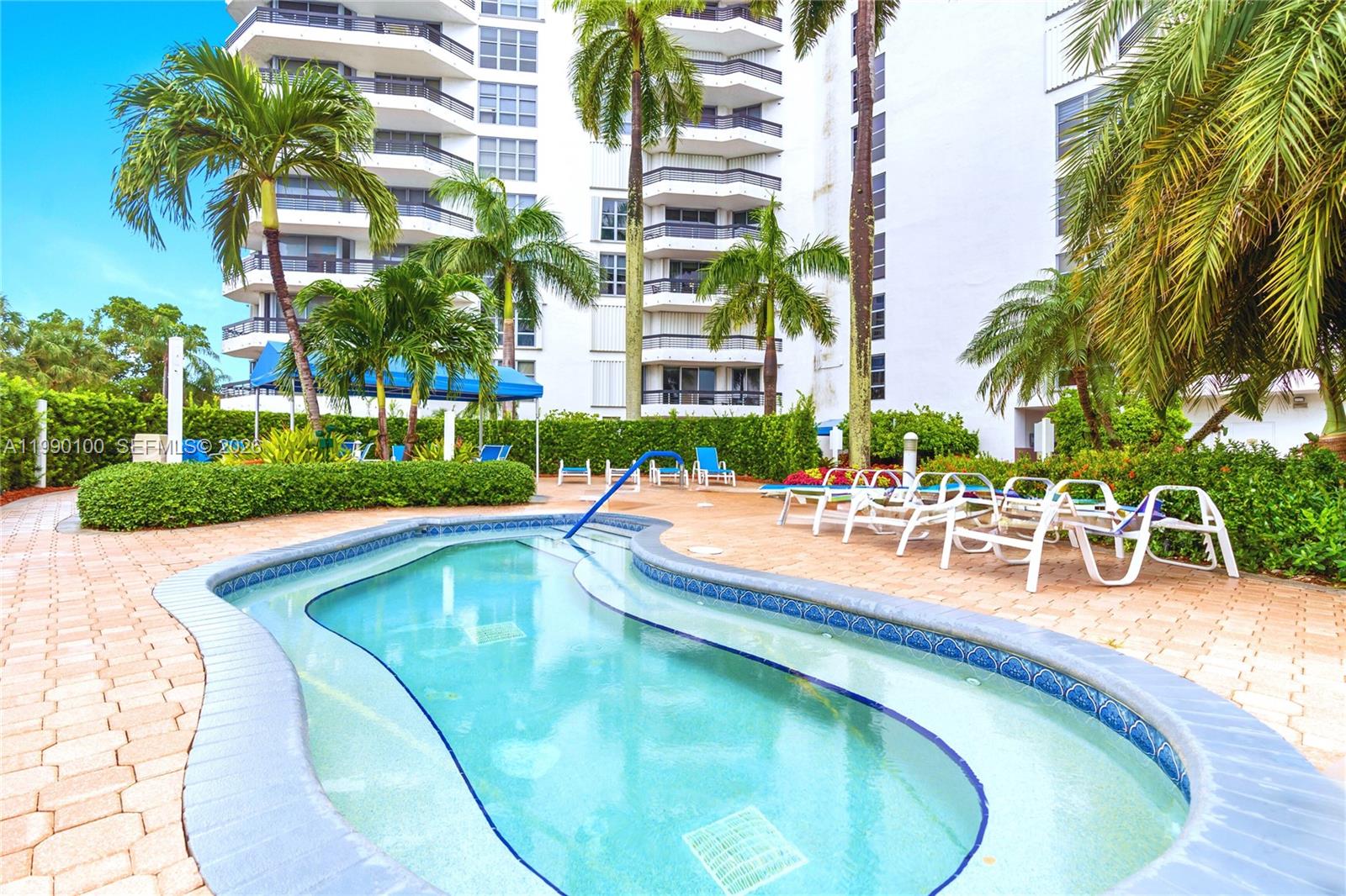 MYSTIC POINTE TOWER 500 C - Residential