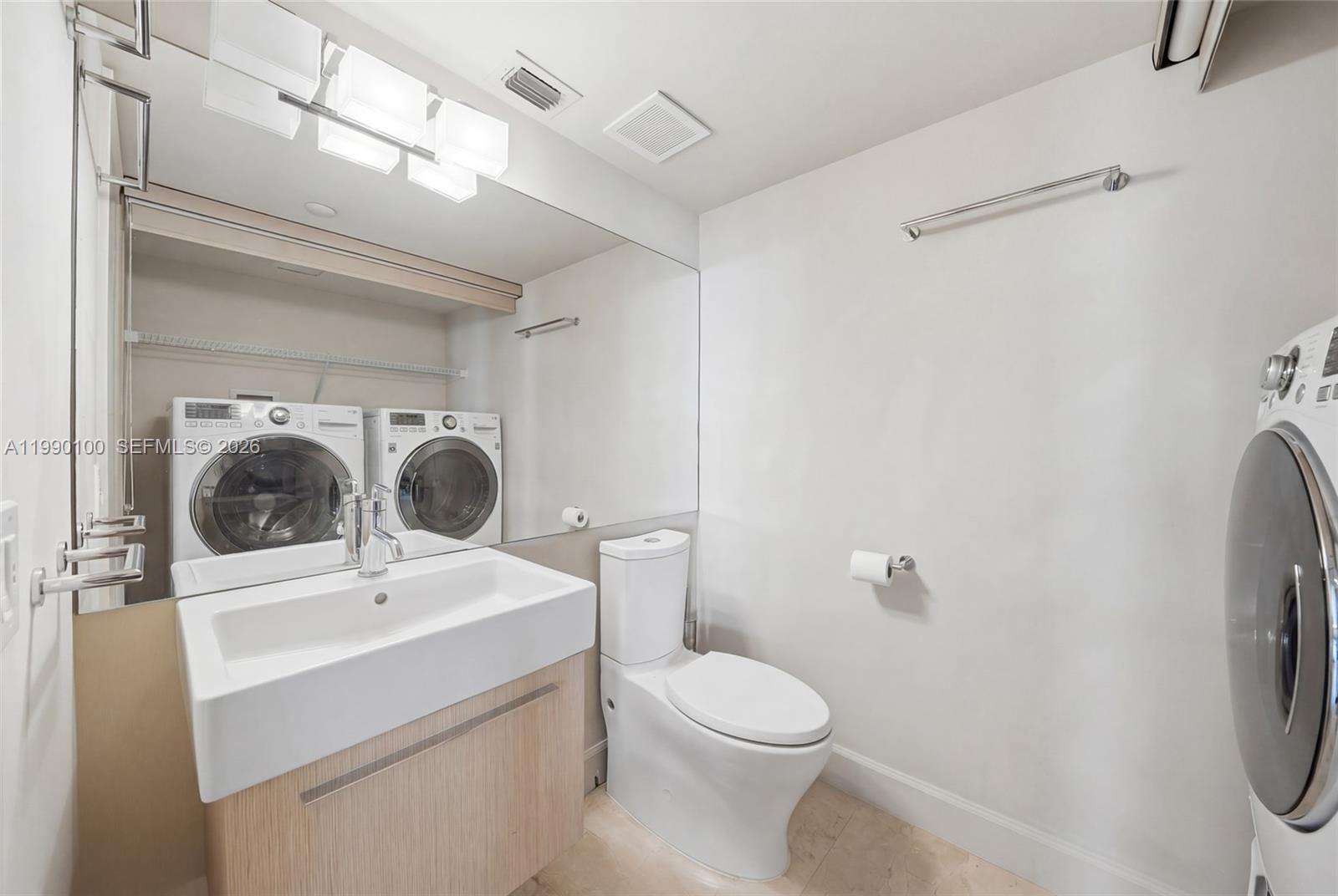 MYSTIC POINTE TOWER 500 C - Residential