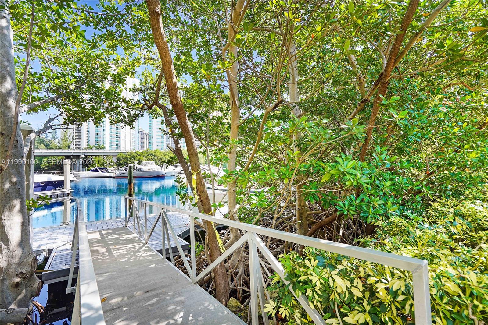 MYSTIC POINTE TOWER 500 C - Residential
