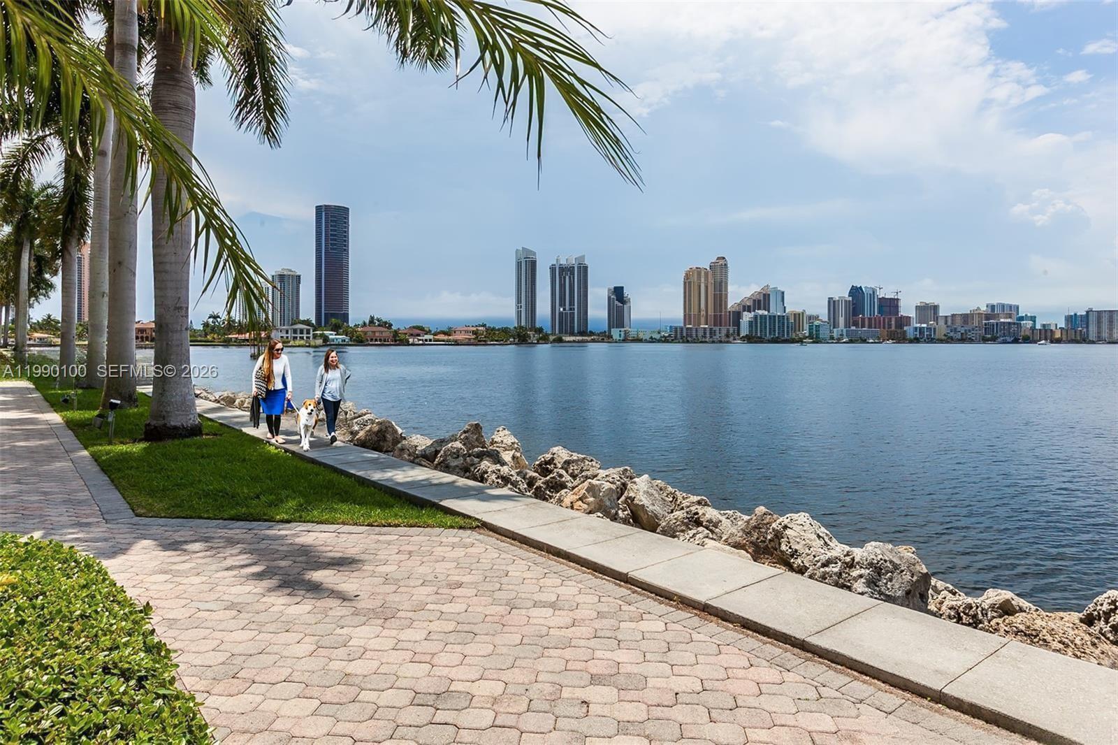 MYSTIC POINTE TOWER 500 C - Residential
