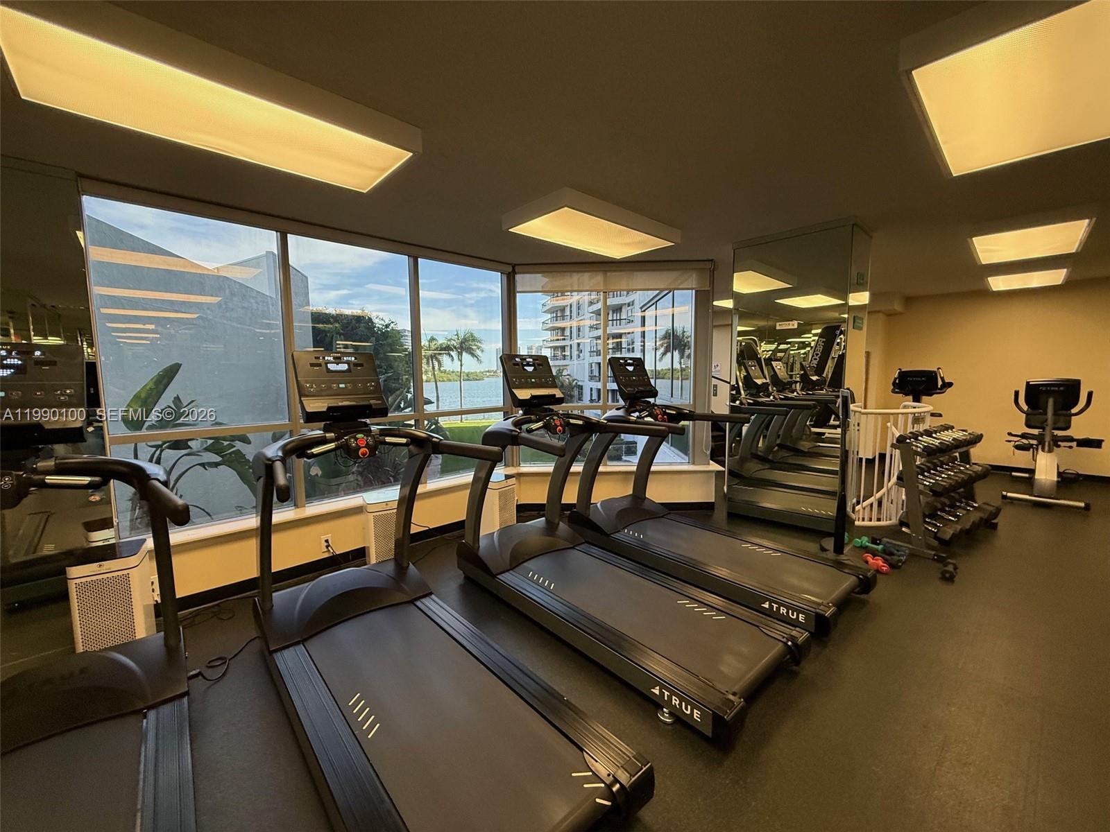 MYSTIC POINTE TOWER 500 C - Residential