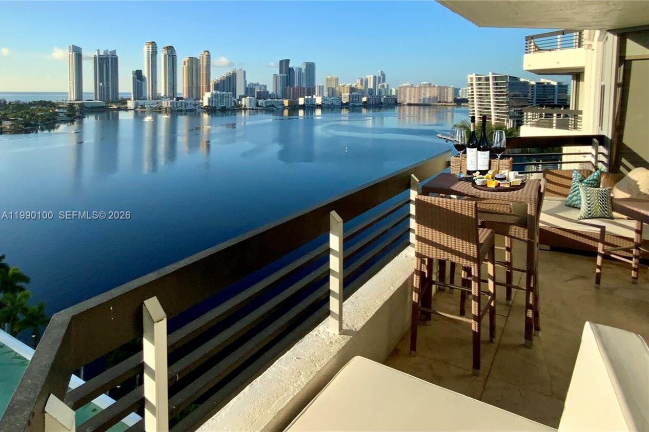 MYSTIC POINTE TOWER 500 C - Residential