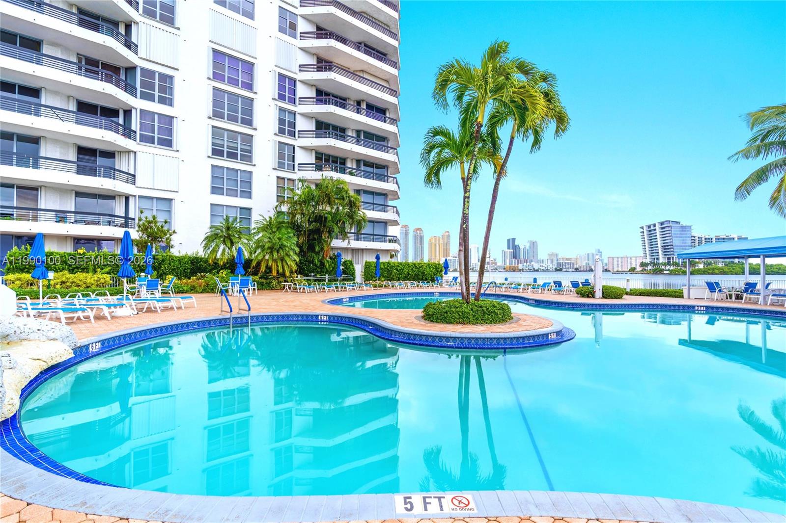 MYSTIC POINTE TOWER 500 C - Residential