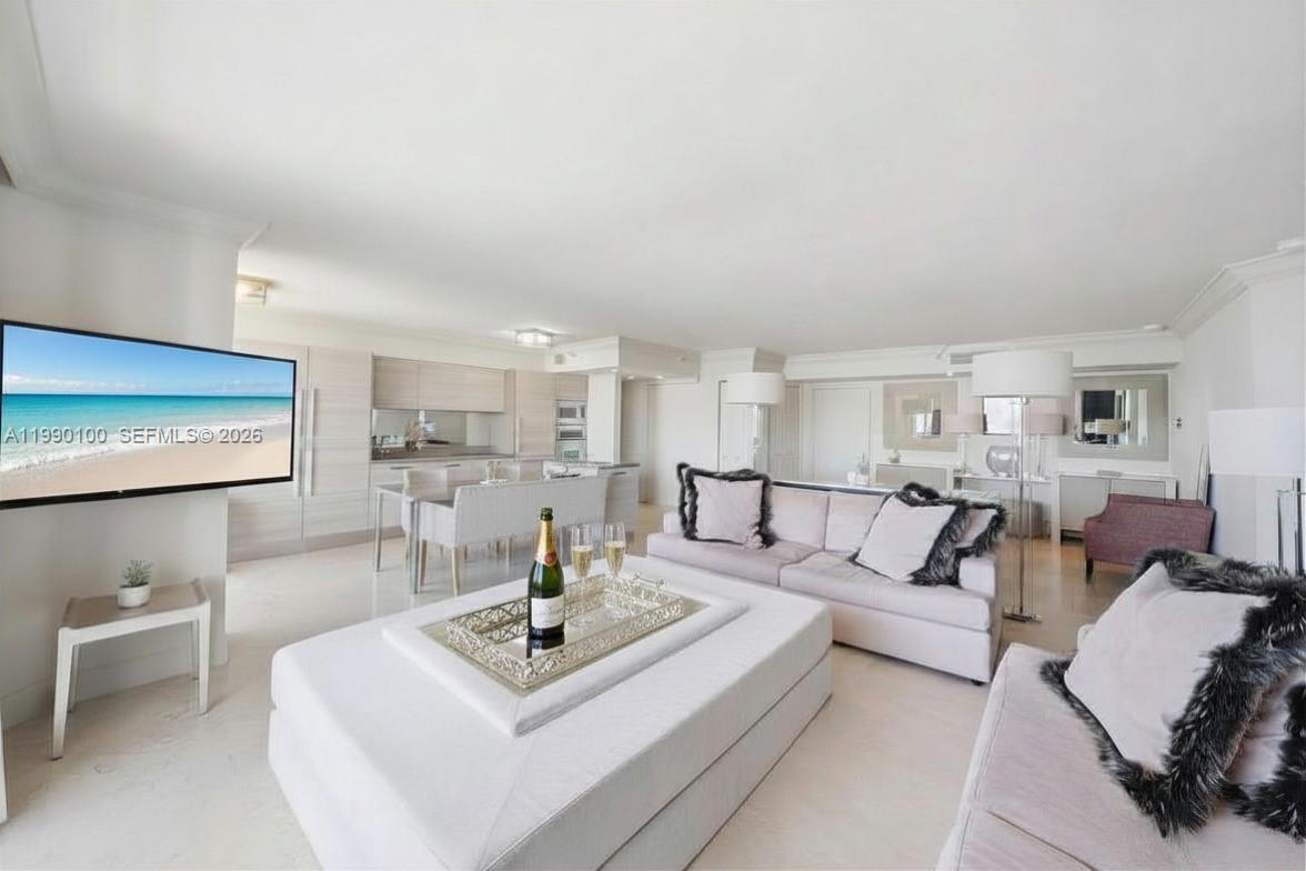 MYSTIC POINTE TOWER 500 C - Residential