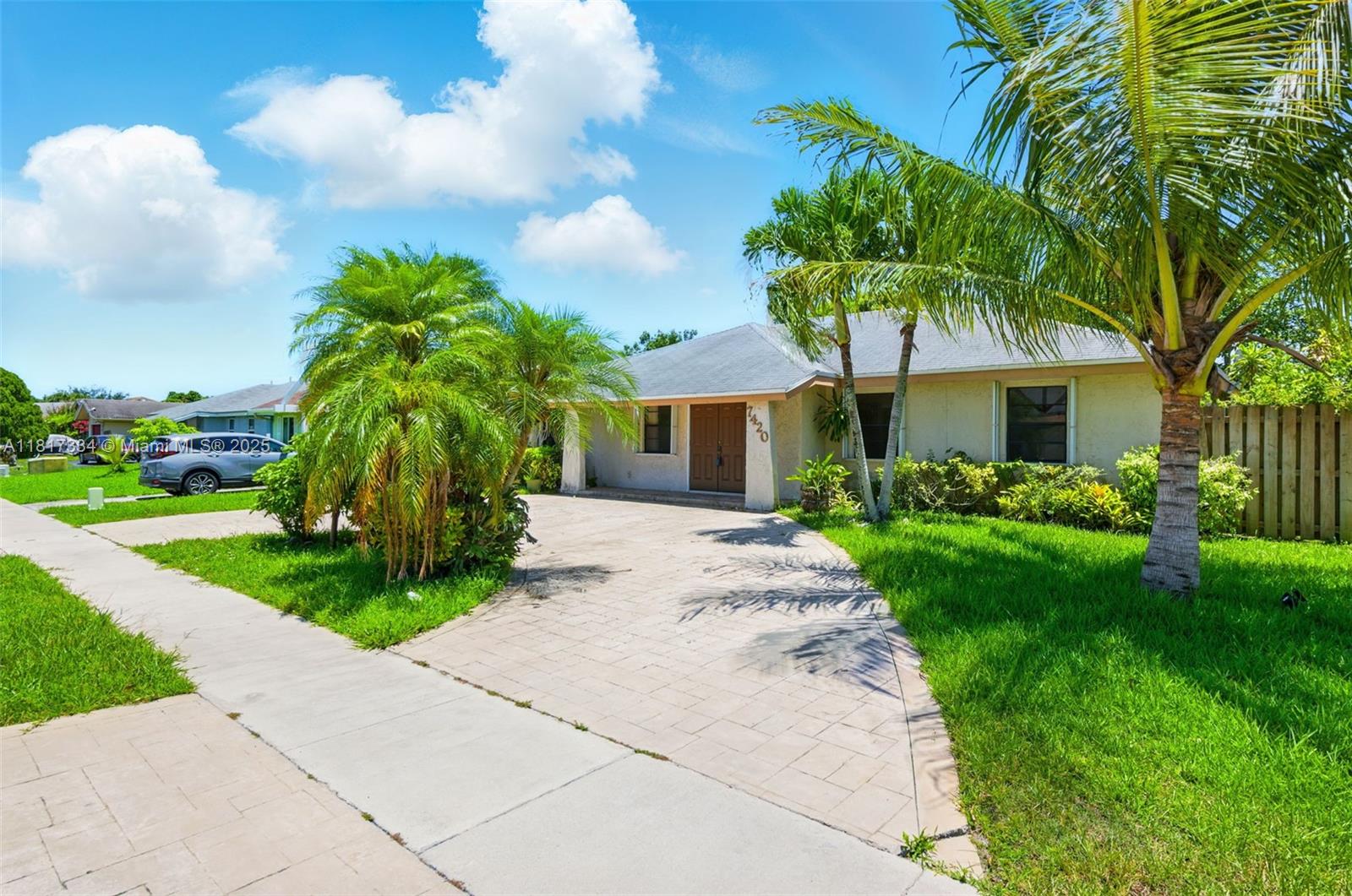 NORTH LAUDERDALE VILLAGE - Residential
