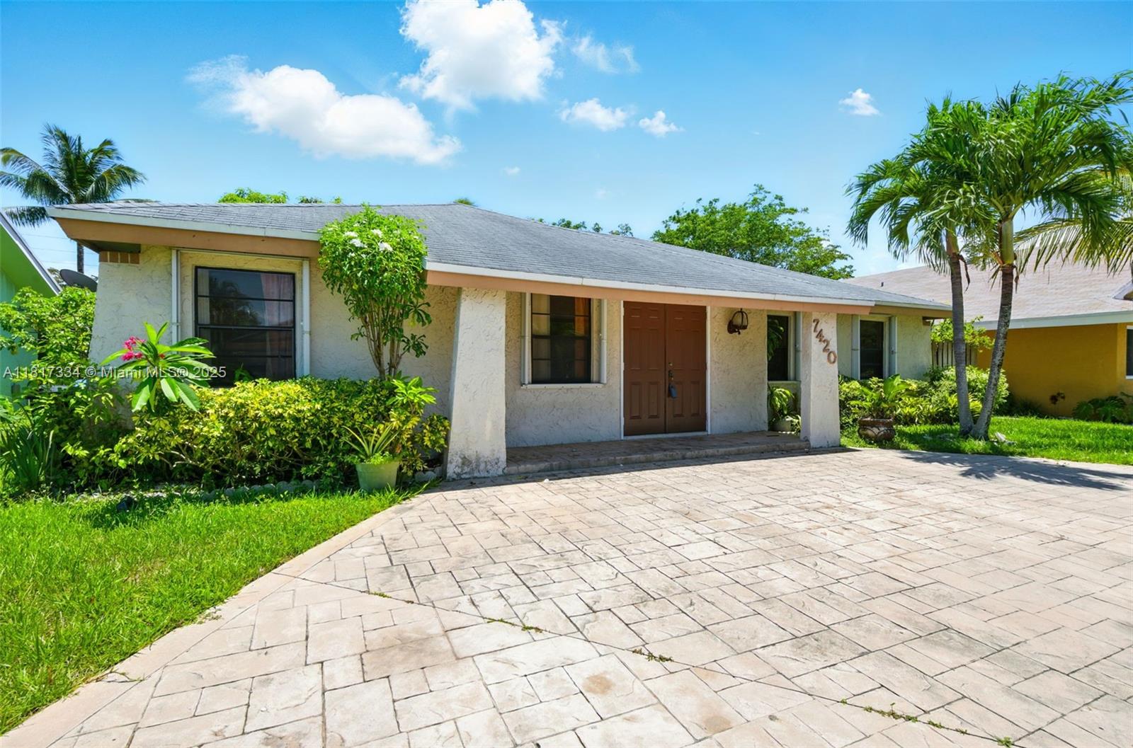 NORTH LAUDERDALE VILLAGE - Residential