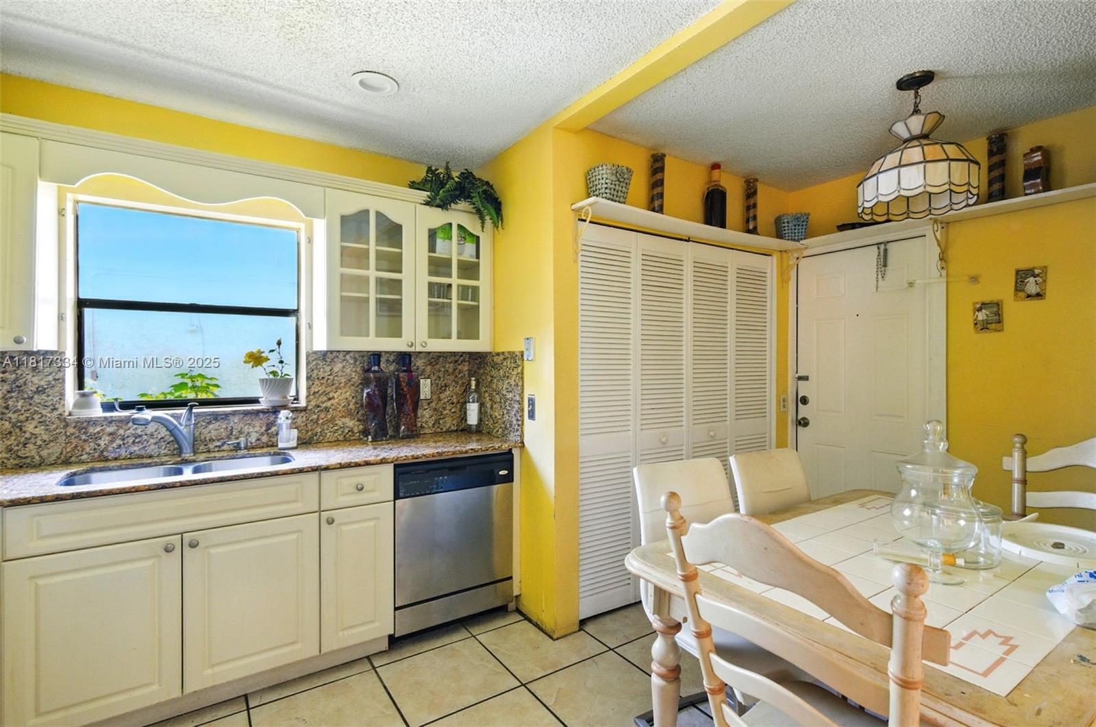 NORTH LAUDERDALE VILLAGE - Residential