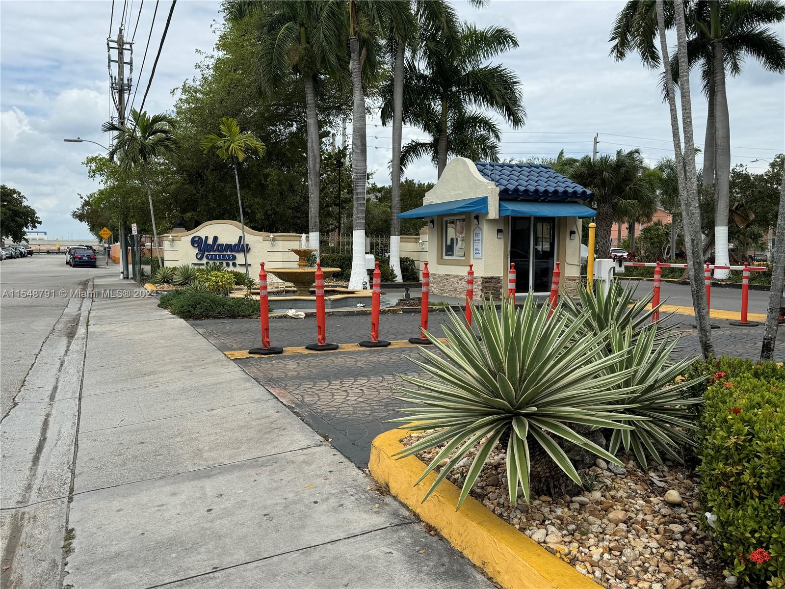 YOLANDA VILLAS CONDO - Residential