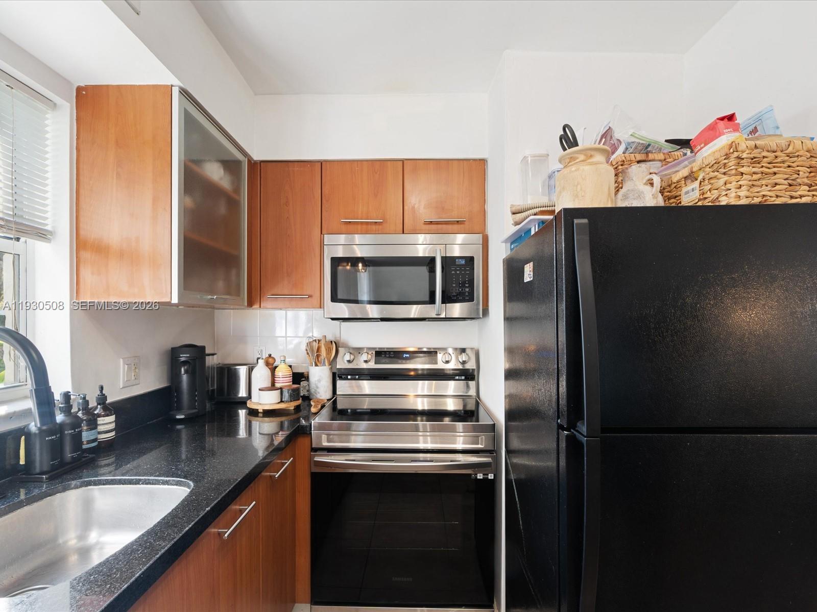 NIRVANA CONDO NO ONE COND - Residential