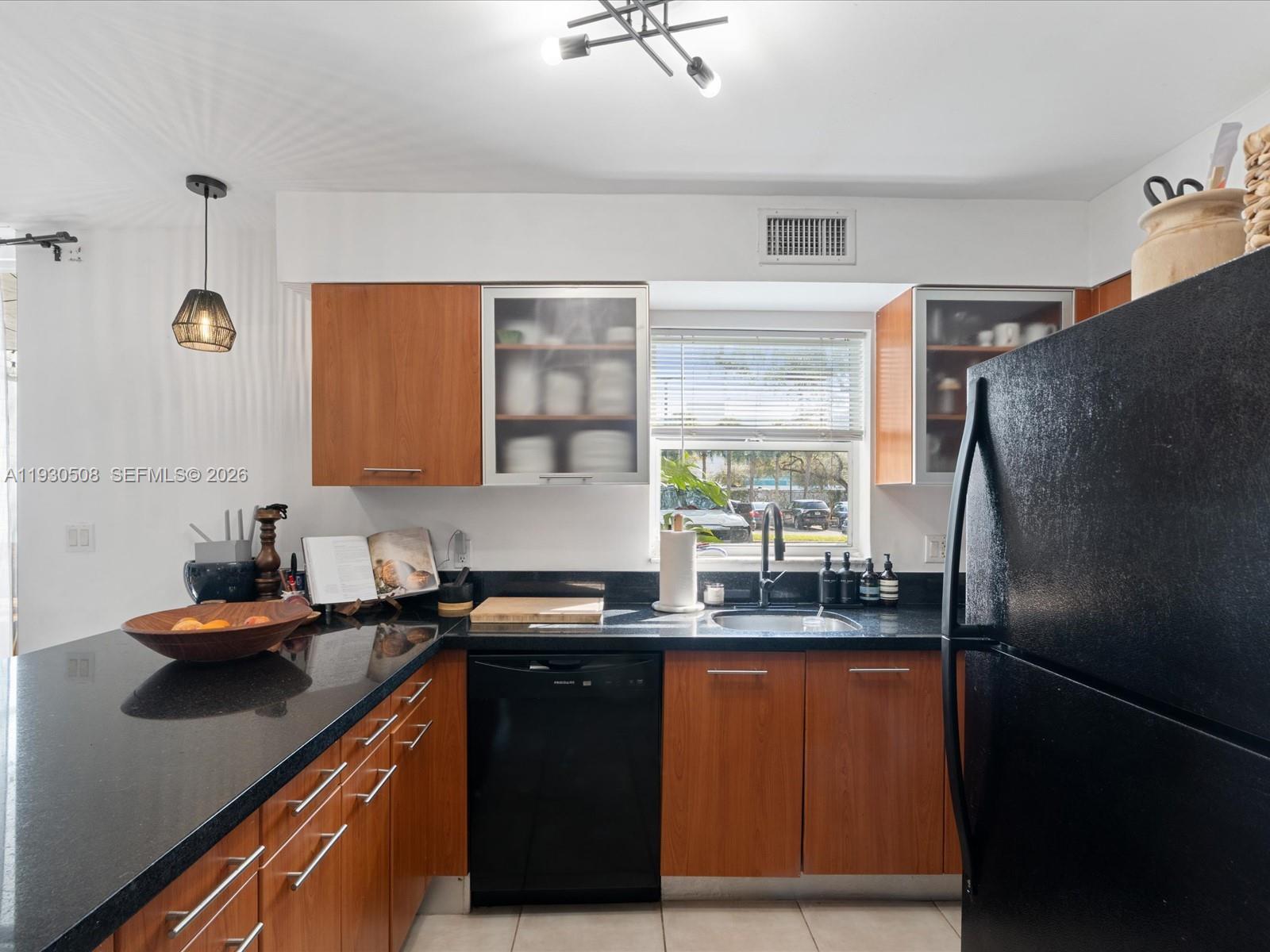 NIRVANA CONDO NO ONE COND - Residential