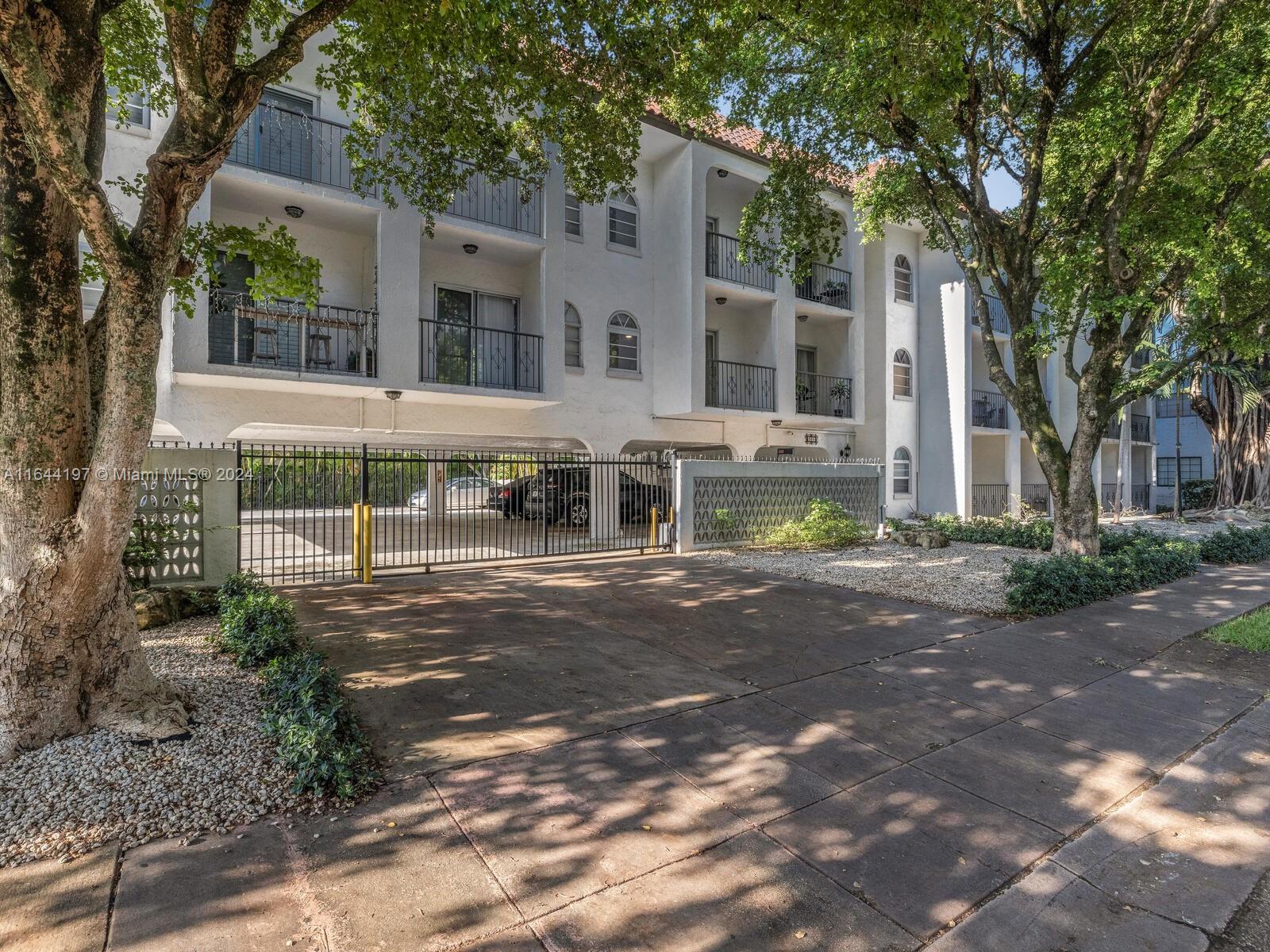THE MAJORCAS CONDO - Residential