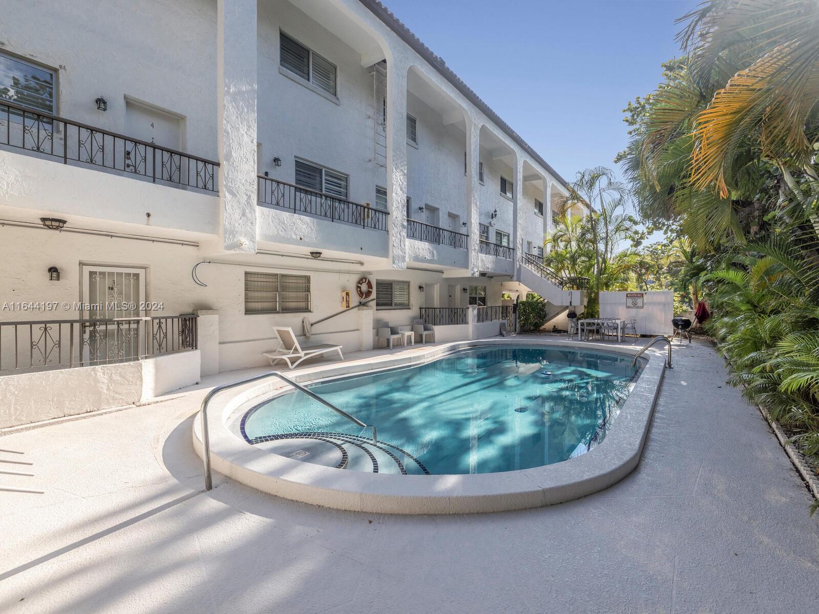 THE MAJORCAS CONDO - Residential