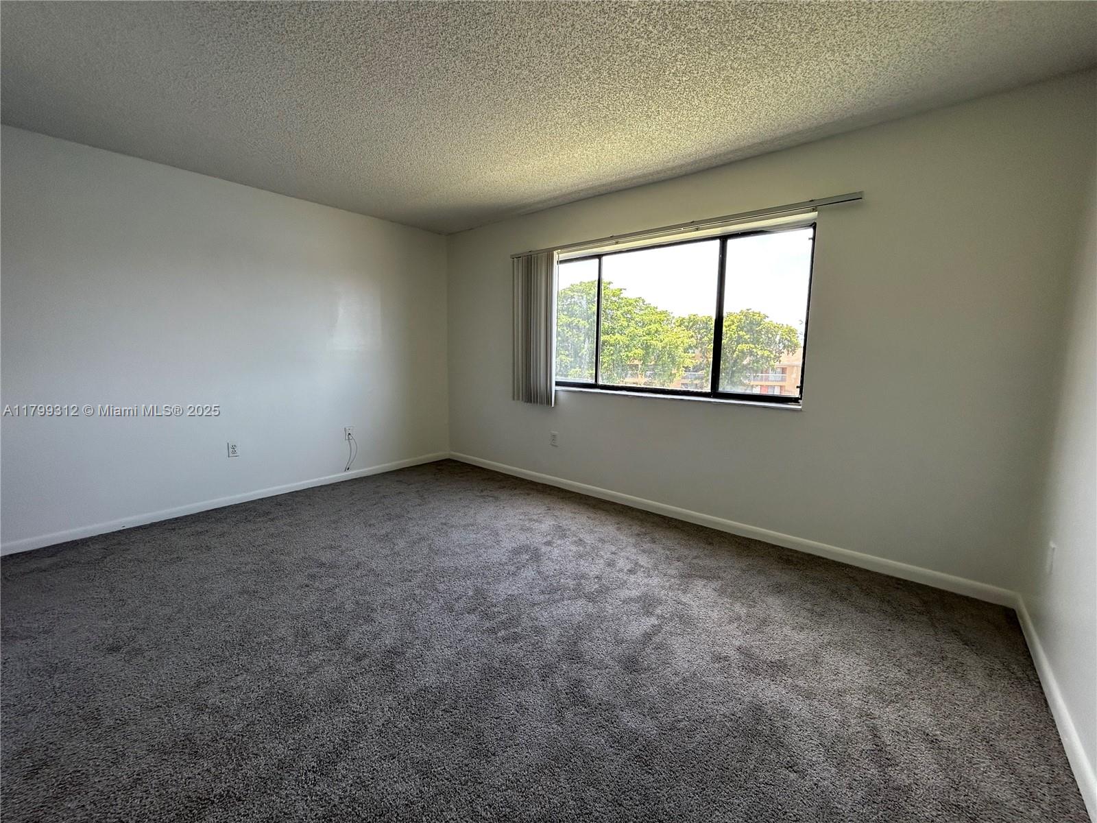 VILLAS AT LAKEVIEW CONDO - Residential Lease